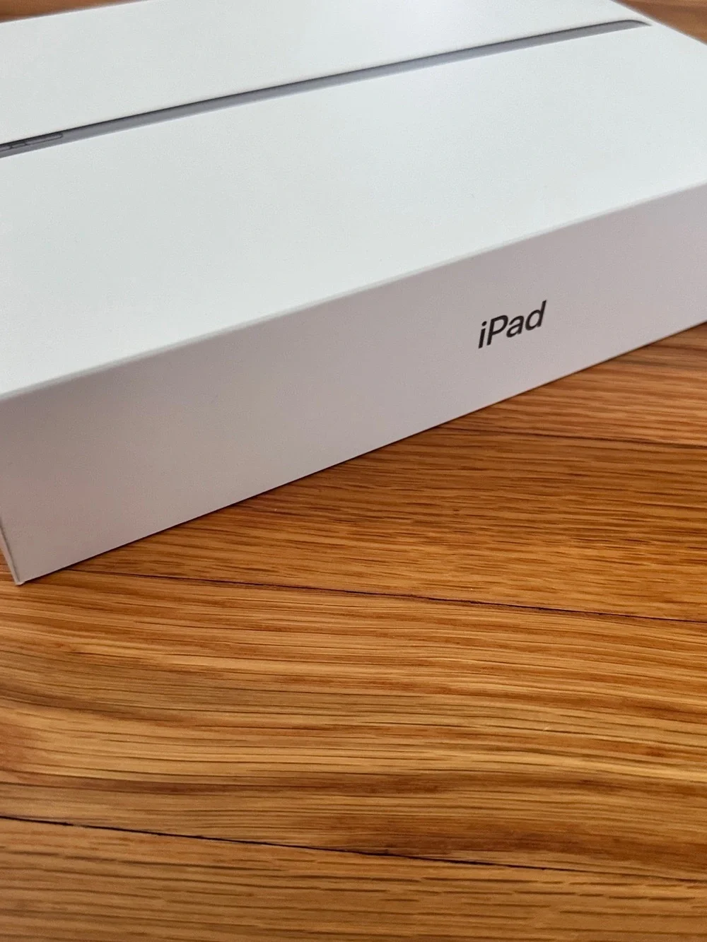 Empty box Apple iPad in Space Gray - Slim Tablet
